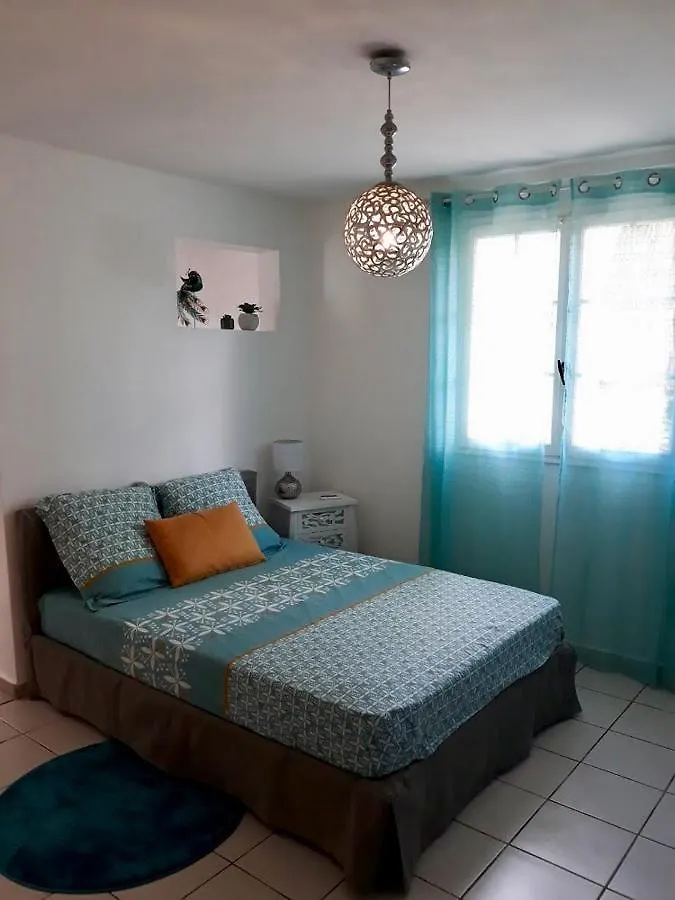 Studio Colibri Baie-Mahault 0*,